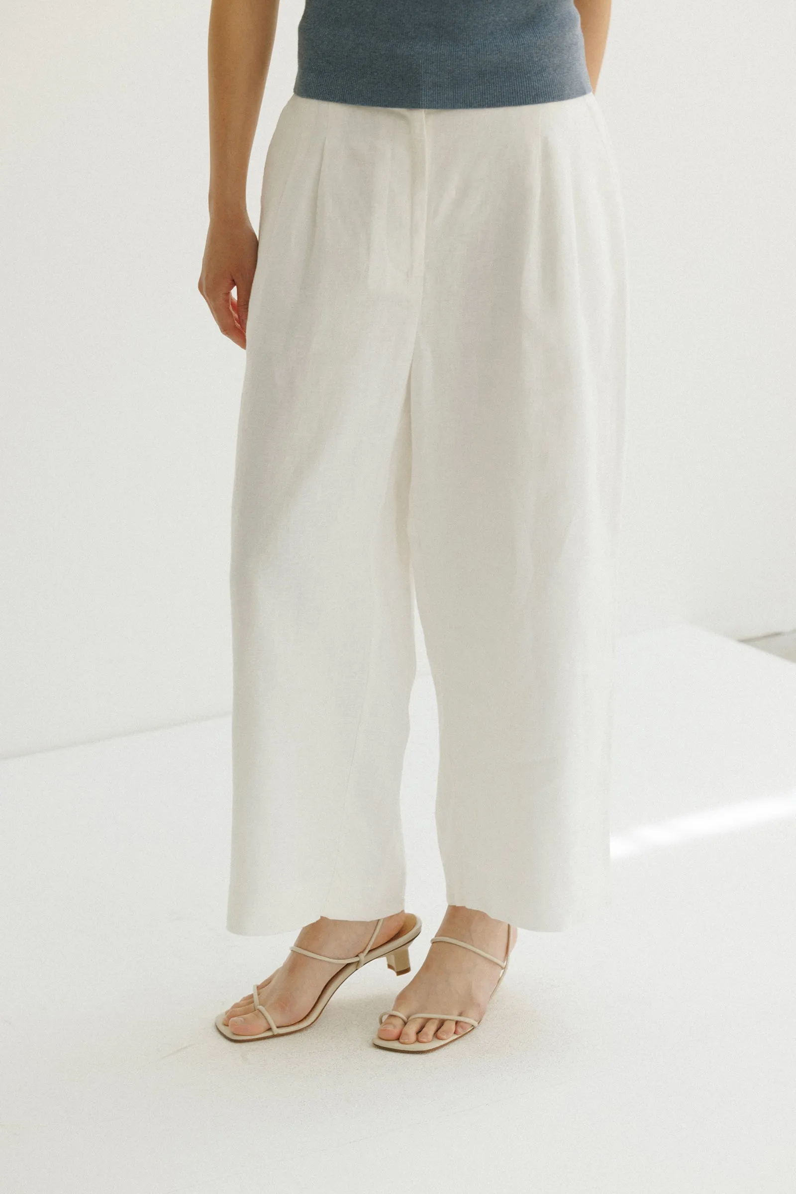 Garden Slacks -- Linen