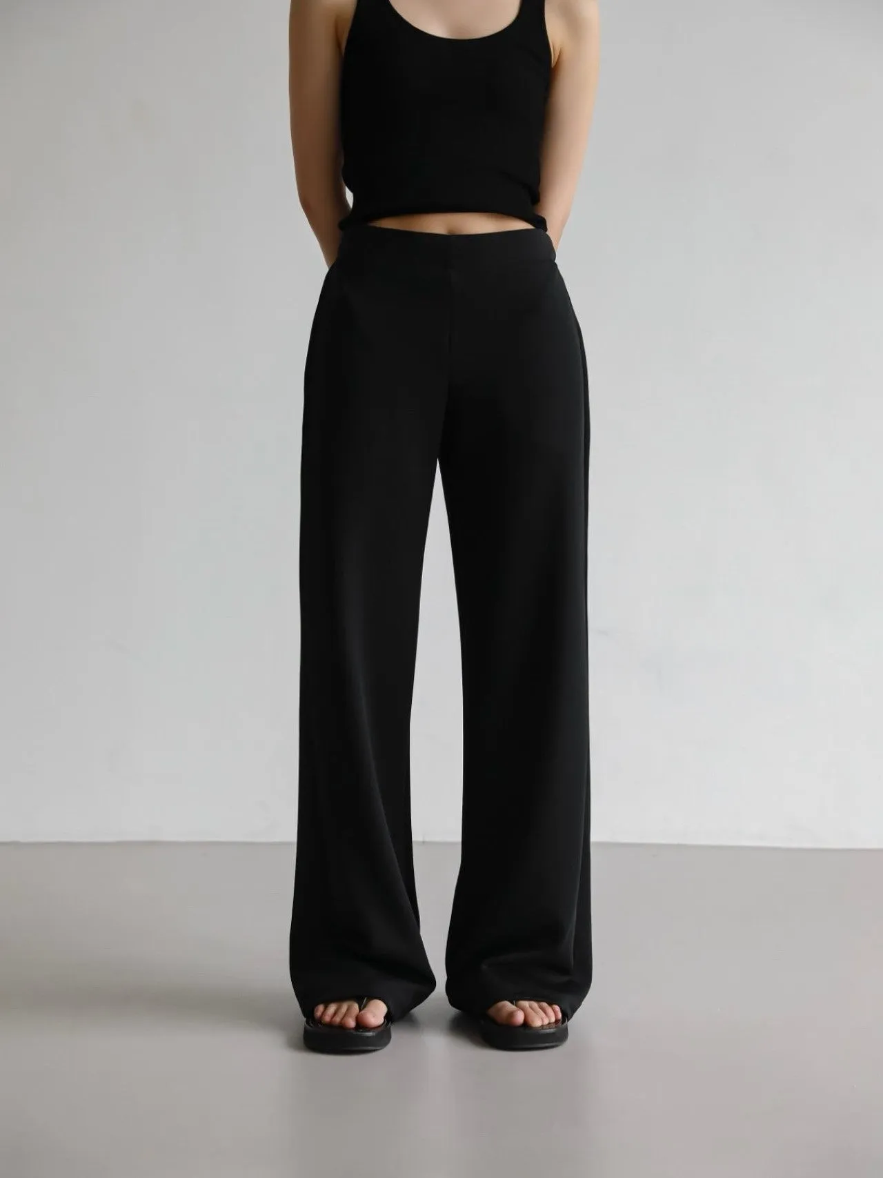 HALF BANDED RELAX TROUSERS