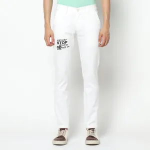 Men's White Slim Fit Printed Casual Trousers