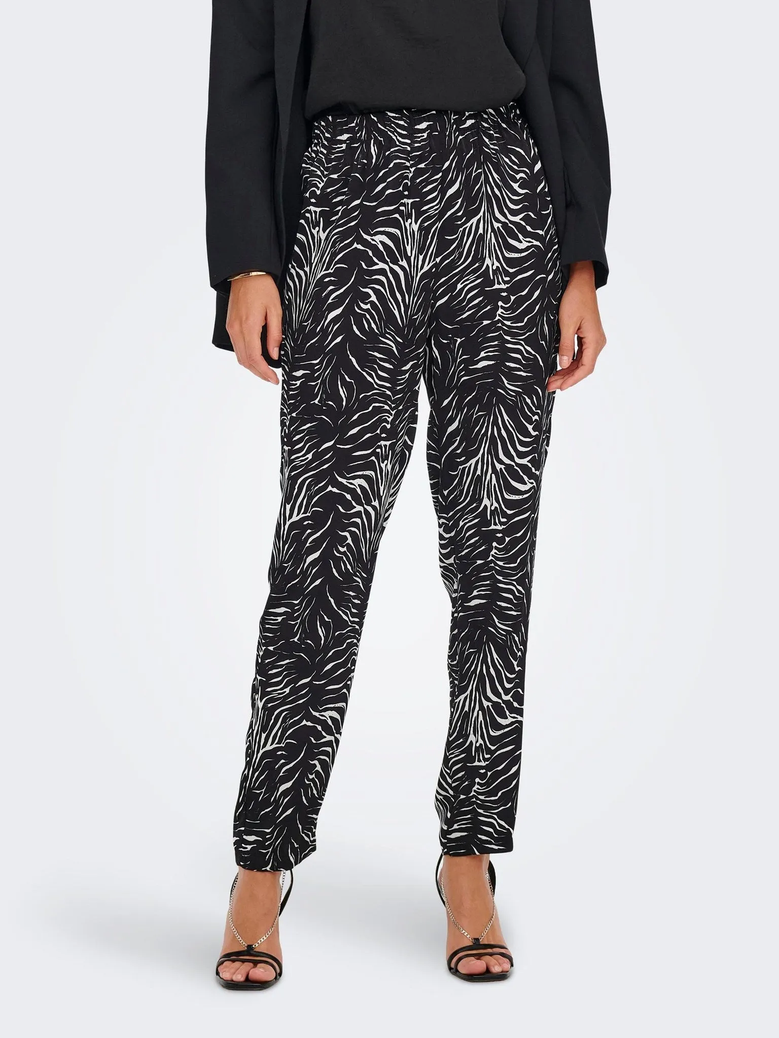 Mille Pants - Black w. White Stripes