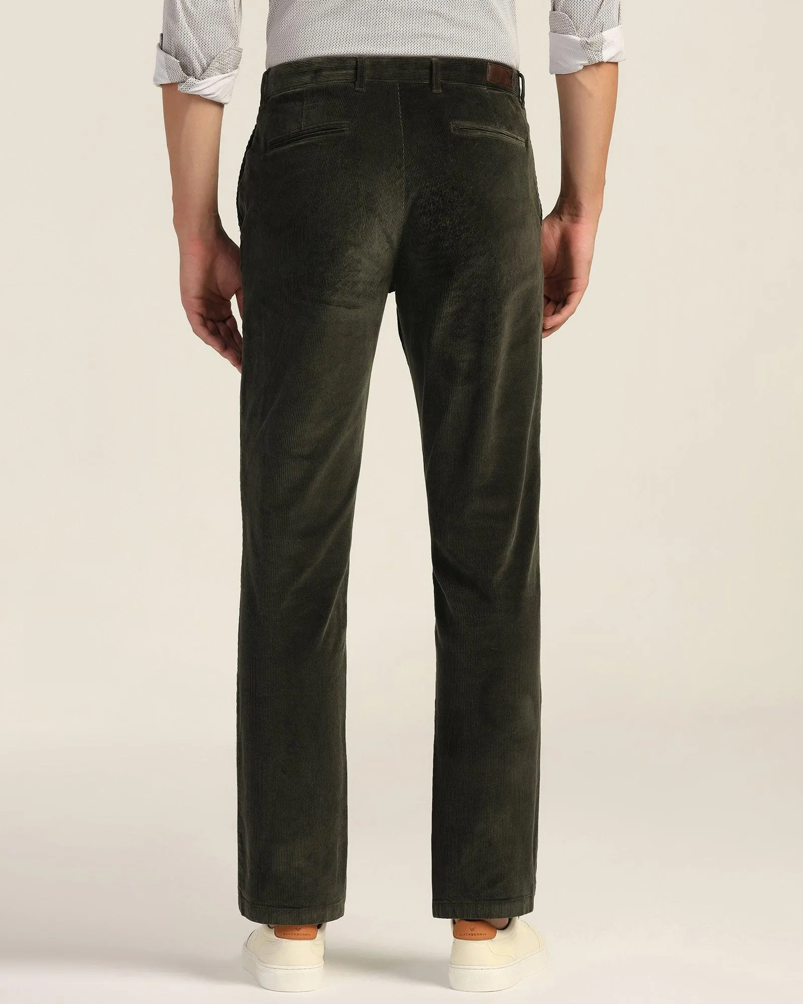 Straight B-90 Casual Olive Textured Khakis - Magna