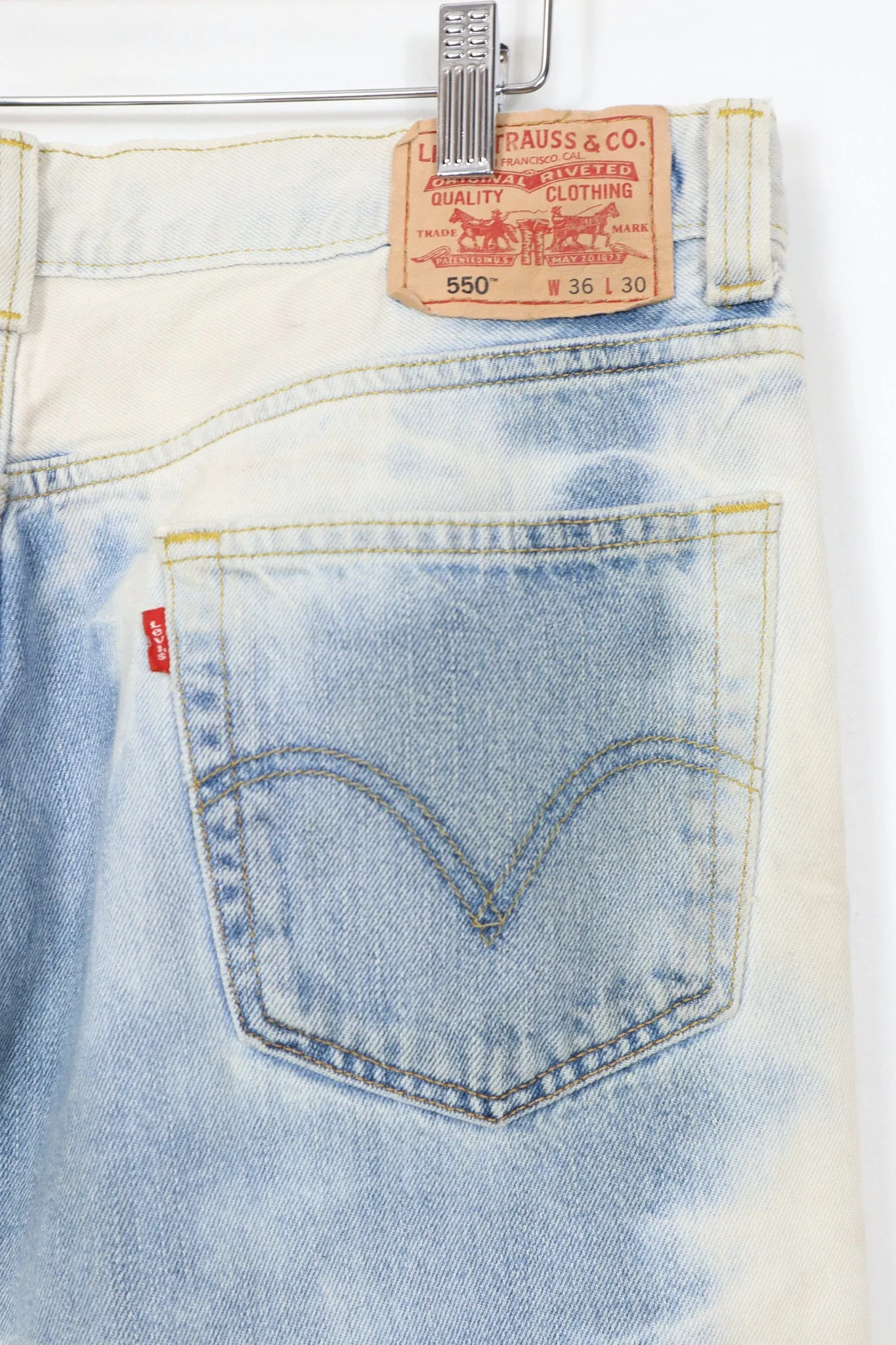 Upcycled Levi's 550 Relaxed Fit Bleached Jeans 01