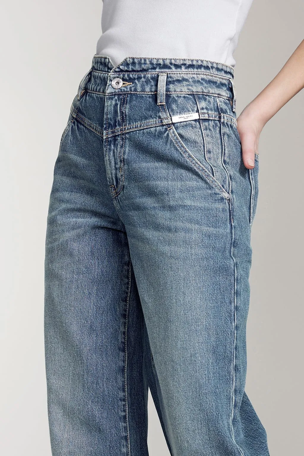 Vintage V-Shaped Waist Straight Fit Jeans